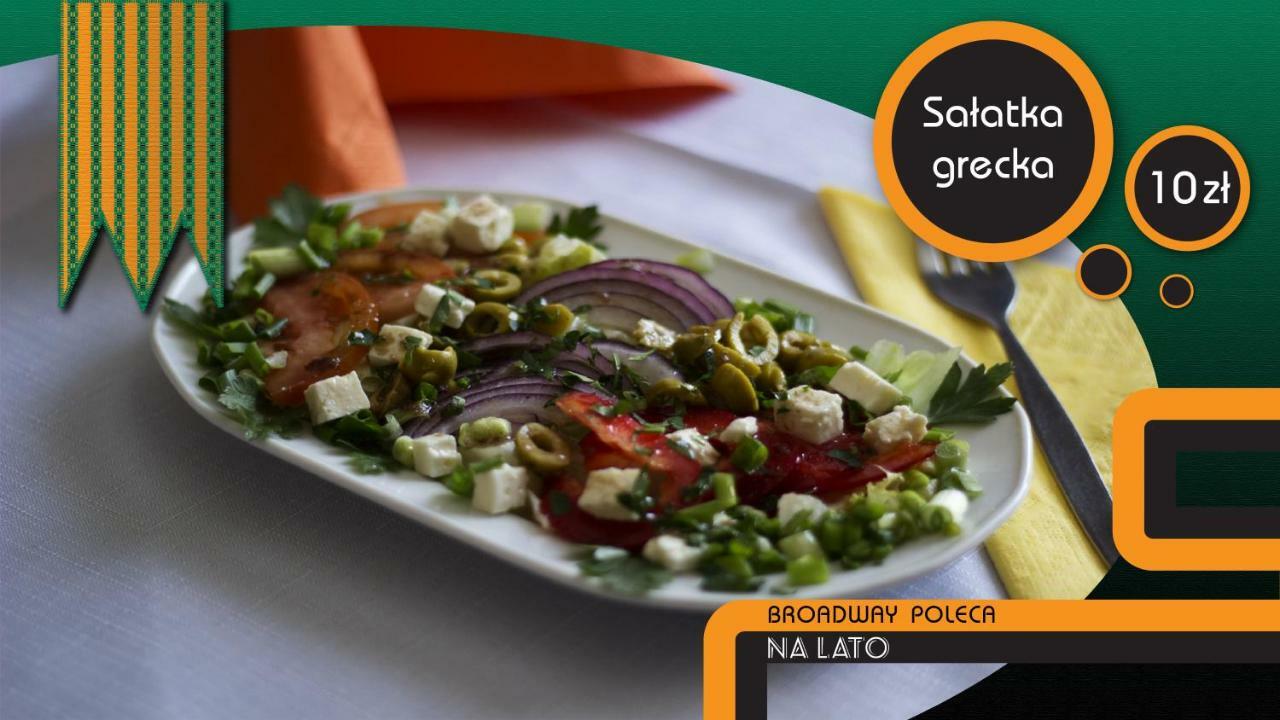 Kliniska Restaurant & Hostel "Broadway" מראה חיצוני תמונה